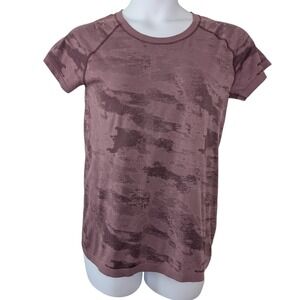 Athleta Momentum Camo Purple Plum Shirt Size XL Running Gym Workout Active